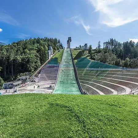 Ferienwohnung-apartment Monika In Innsbruck-igls Апартаменты *